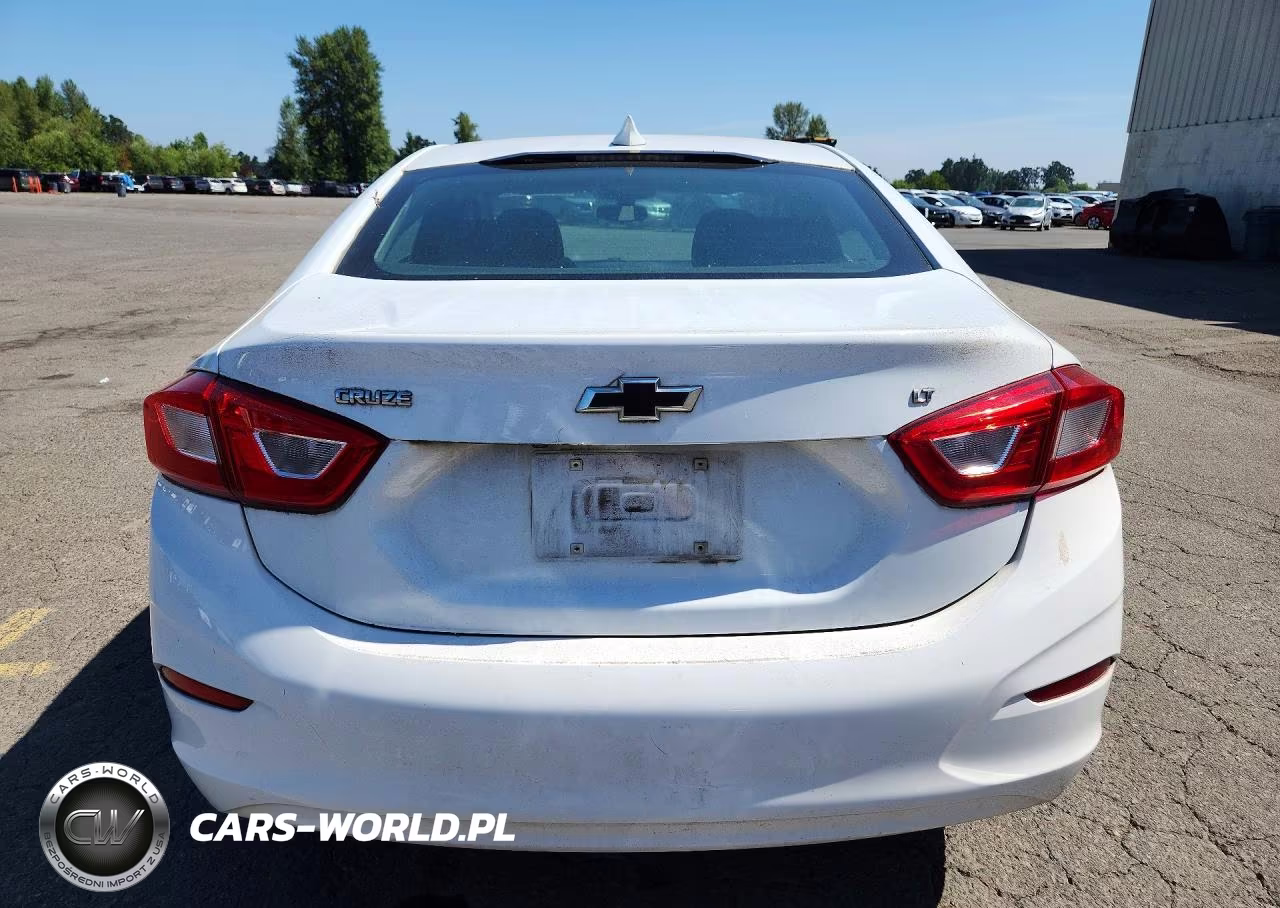 2018 Chevrolet Cruze Lt VIN:1G1BE5SM1J7137201 - 6