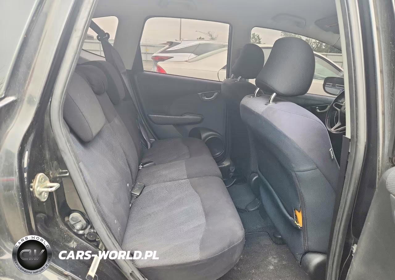 2011 Honda Fit Sport VIN:JHMGE8H58BC014291 - 10