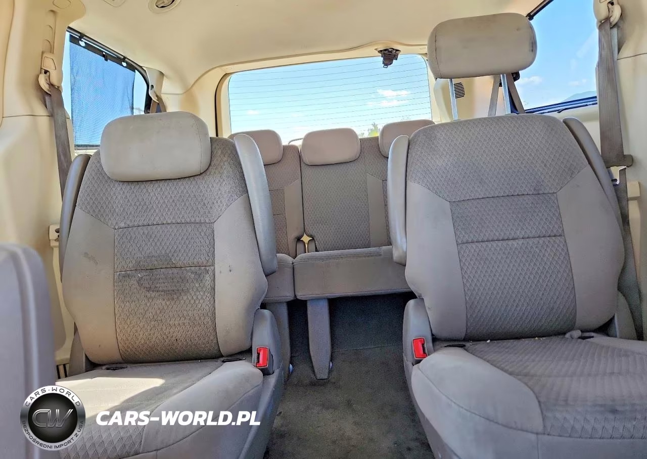 2008 Chrysler Town & Country Touring VIN:2A8HR54P78R137296 - 10