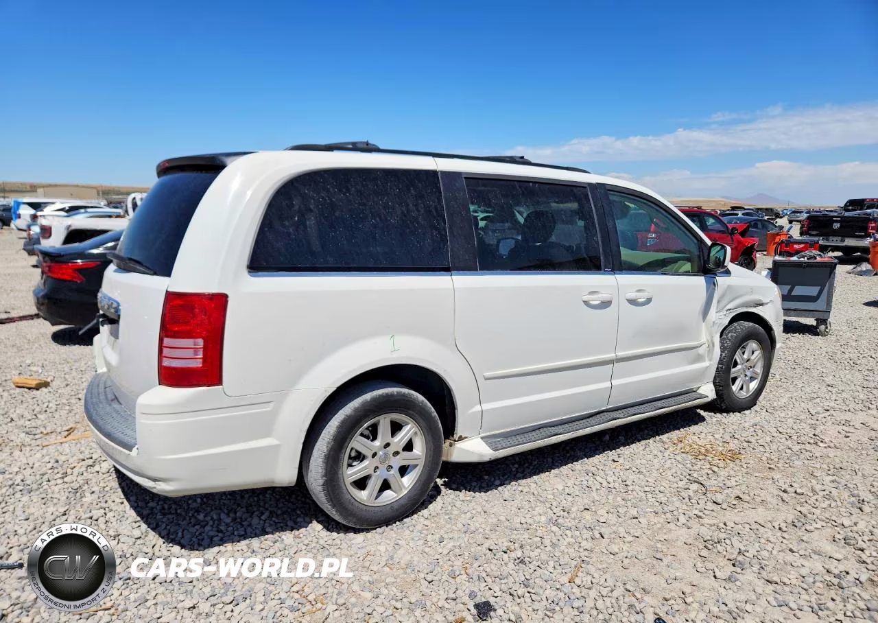 2008 Chrysler Town & Country Touring VIN:2A8HR54P78R137296 - 3