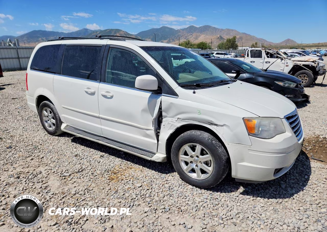 2008 Chrysler Town & Country Touring VIN:2A8HR54P78R137296 - 4