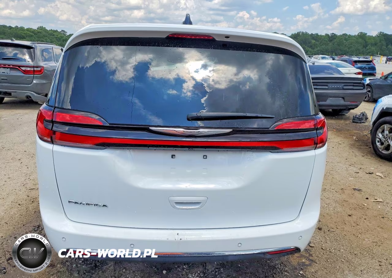 2023 Chrysler Pacifica Touring L VIN:2C4RC1BG9PR536217 - 6