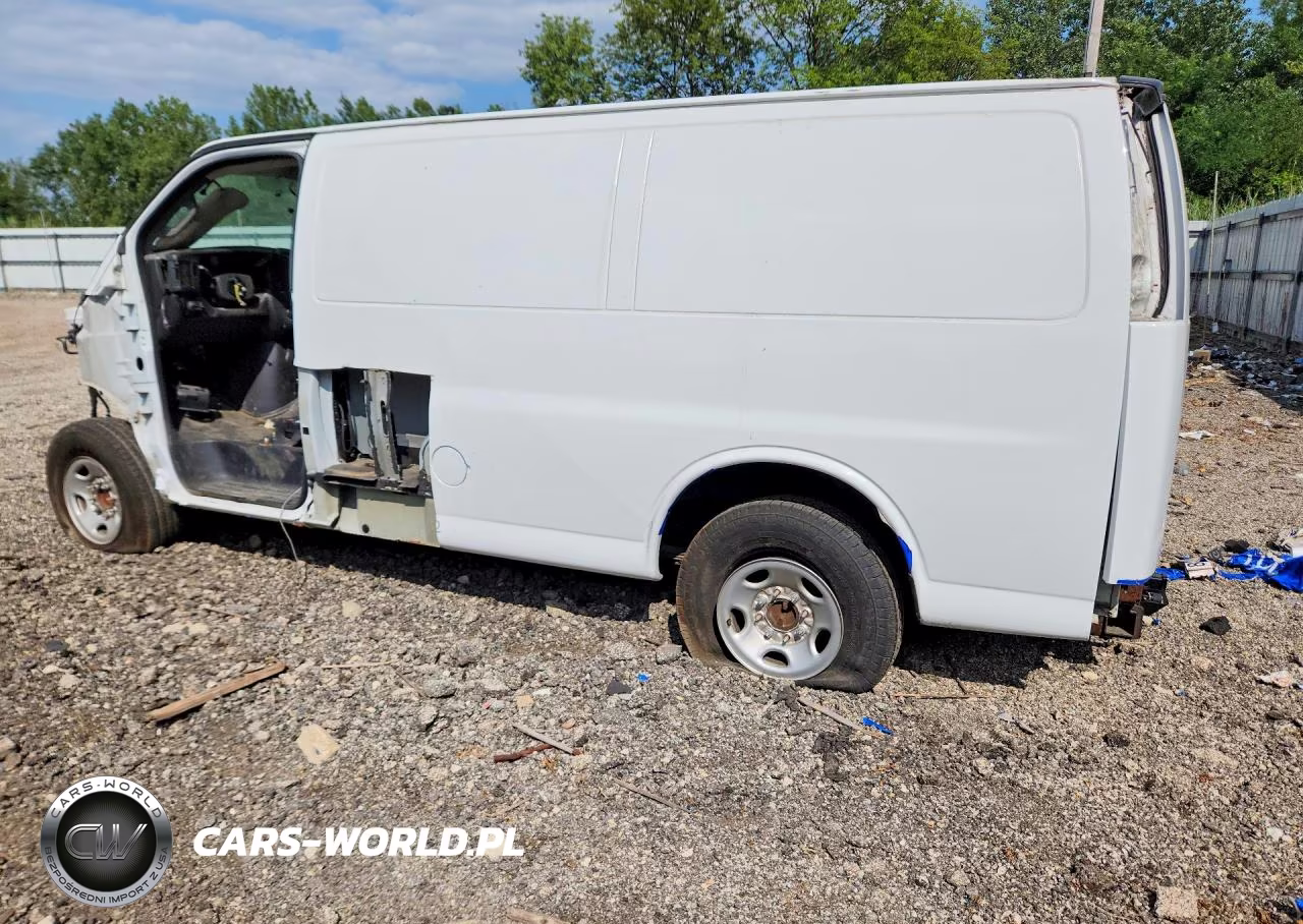2018 Chevrolet Express G2500 VIN:1GCWGAFPXJ1319823 - 2