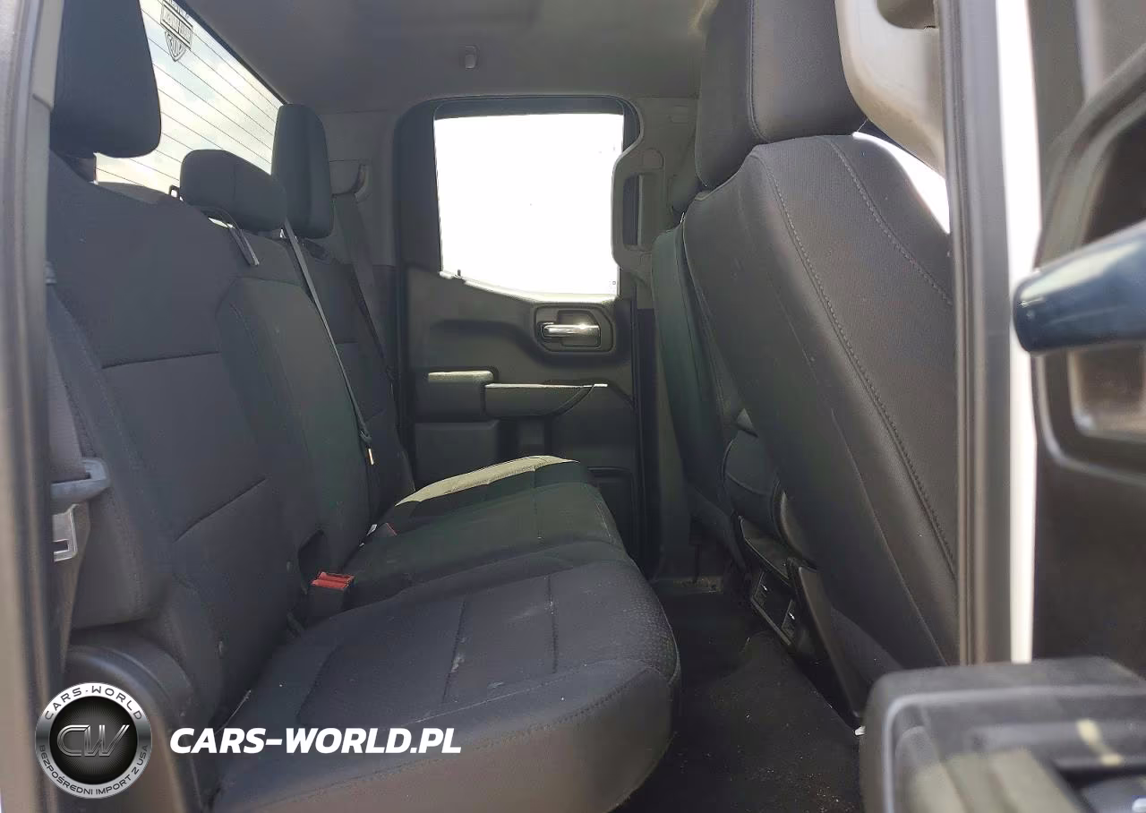 2020 Chevrolet Silverado K1500 Custom VIN:1GCRYBEKXLZ161476 - 10