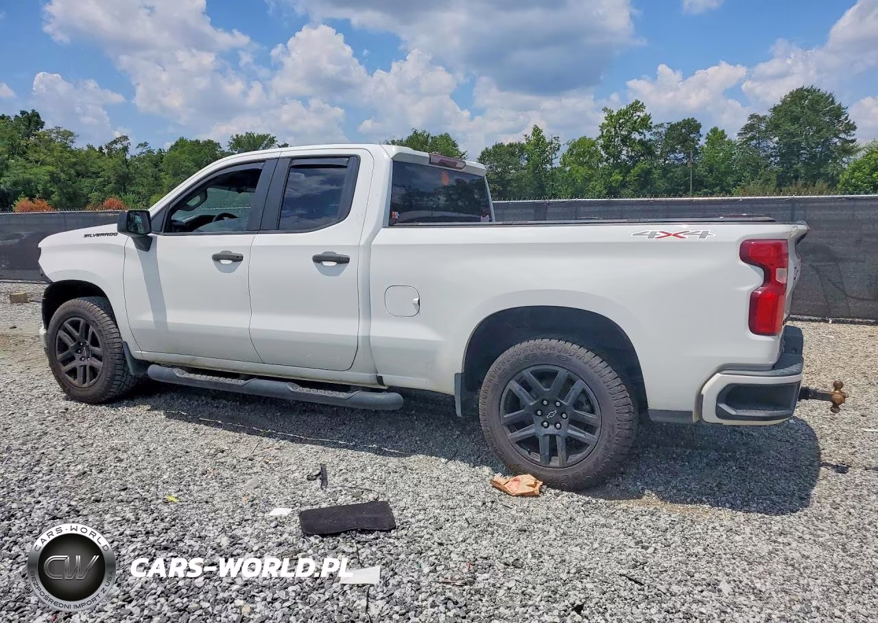 2020 Chevrolet Silverado K1500 Custom VIN:1GCRYBEKXLZ161476 - 2