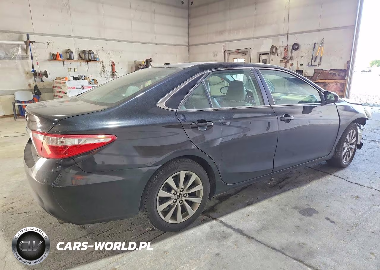 2015 Toyota Camry Xle VIN:4T4BF1FK3FR463470 - 3