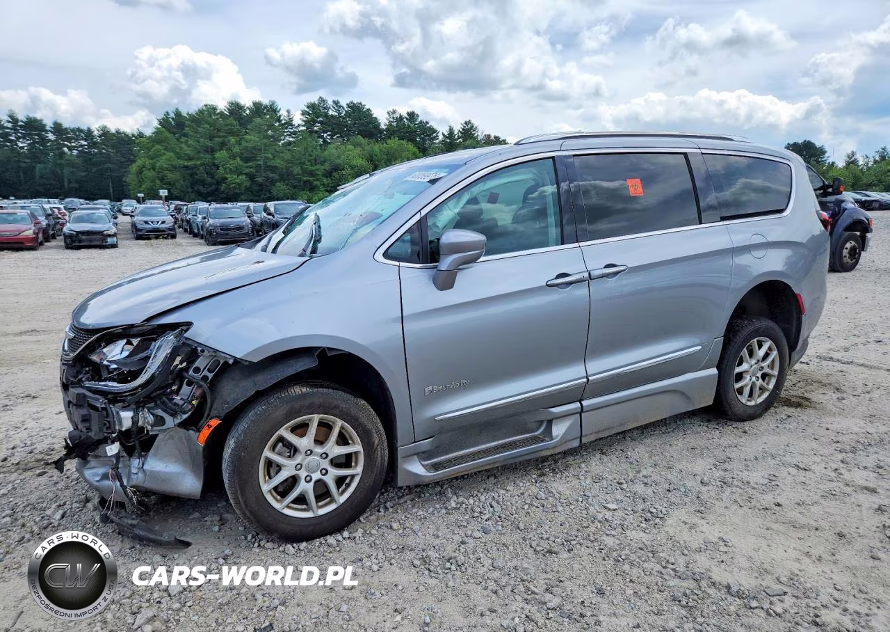 2020 Chrysler Pacifica Touring L