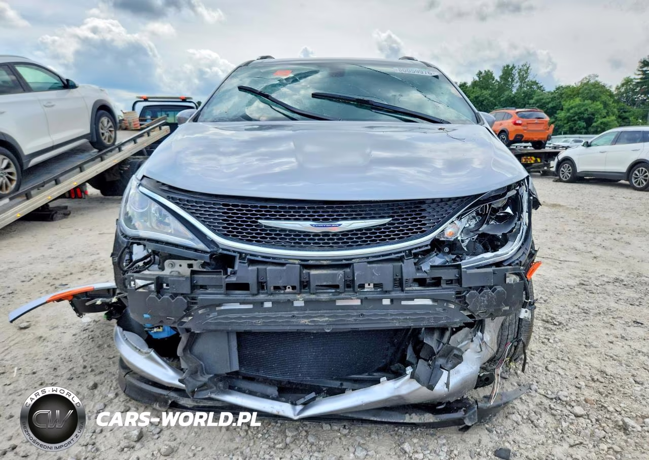 2020 Chrysler Pacifica Touring L VIN:2C4RC1BG7LR158053 - 5