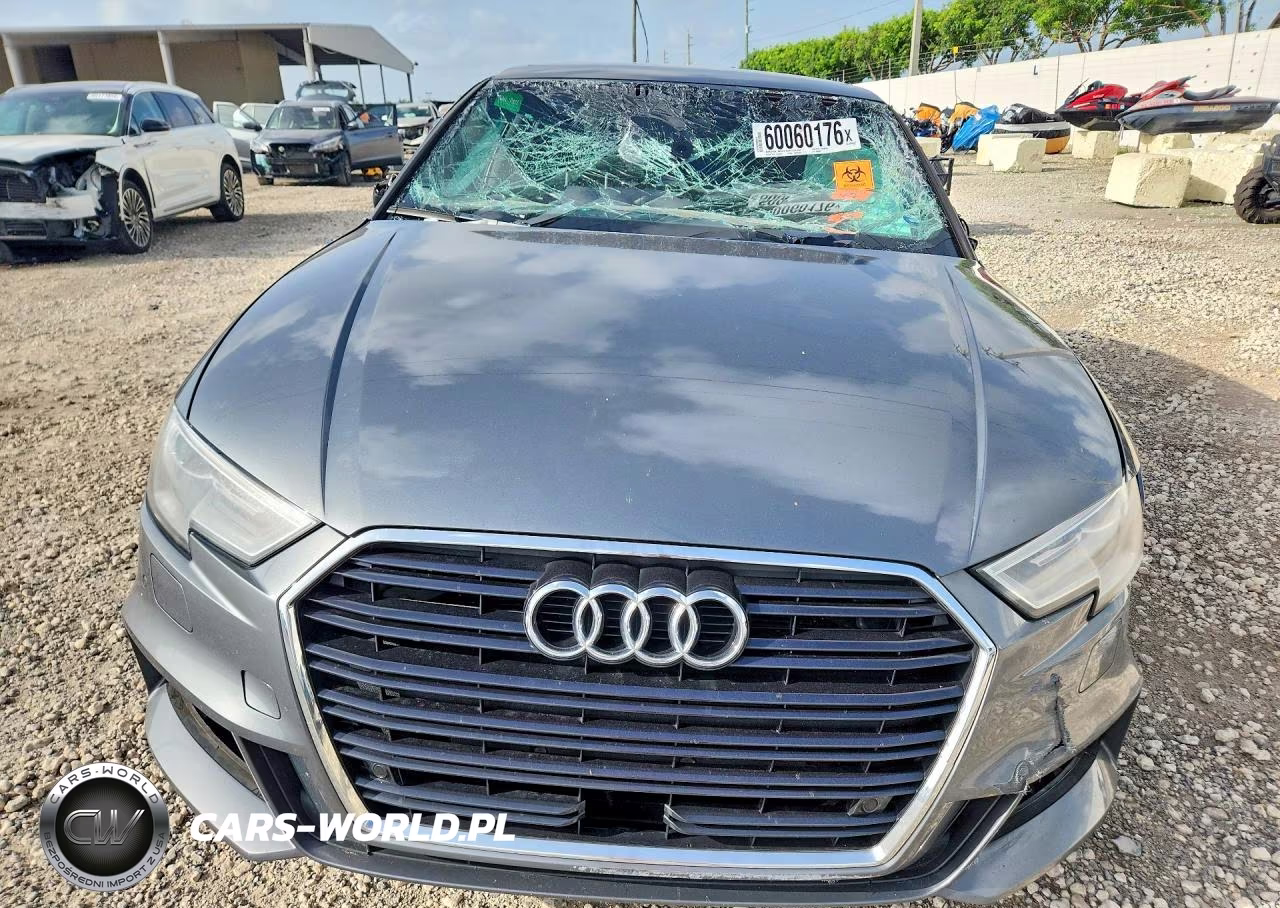 2018 Audi A3 Premium Plus VIN:WAUGUGFFXJ1084599 - 5