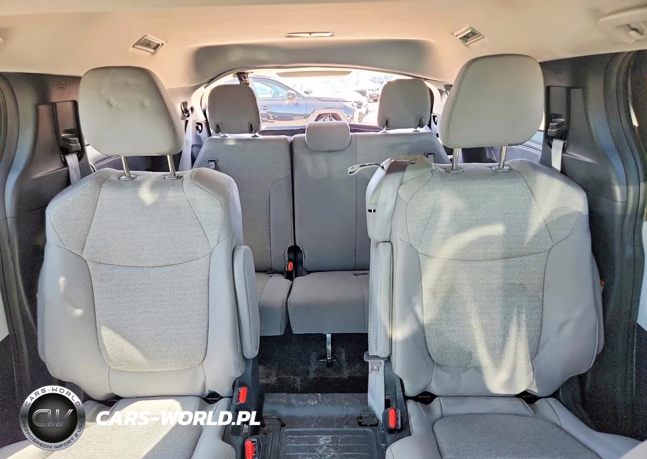 2025 Toyota Sienna Le VIN:5TDBRKEC8SS240846 - 10