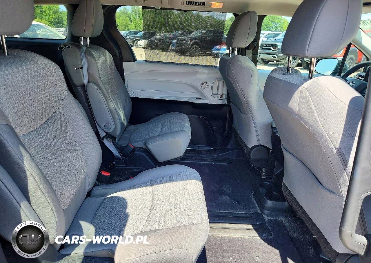 2025 Toyota Sienna Le VIN:5TDBRKEC8SS240846 - 11