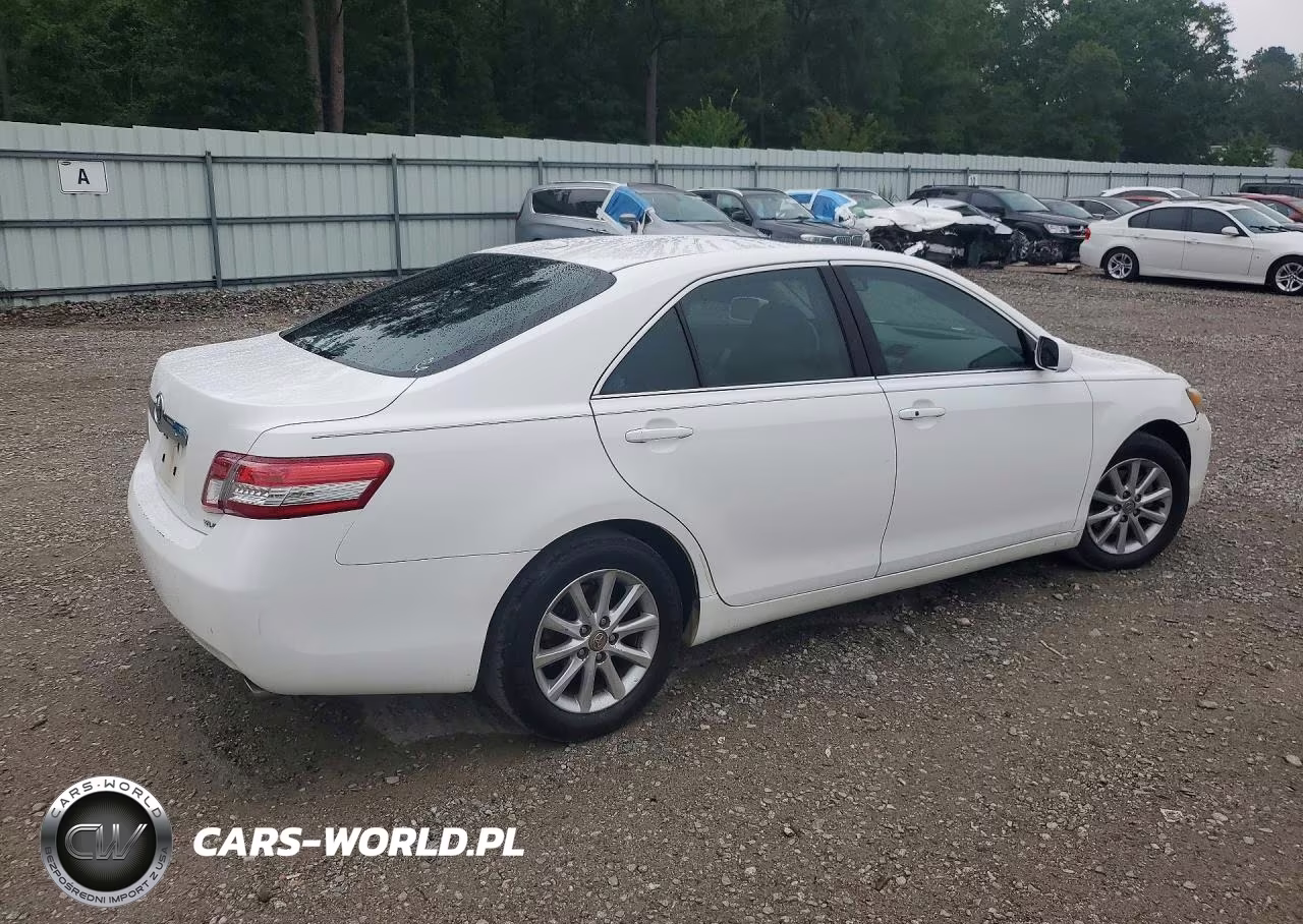 2011 Toyota Camry Xle VIN:4T1BF3EK6BU700745 - 3