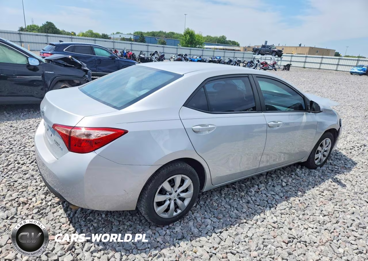 2017 Toyota Corolla Le VIN:2T1BURHE9HC845092 - 3