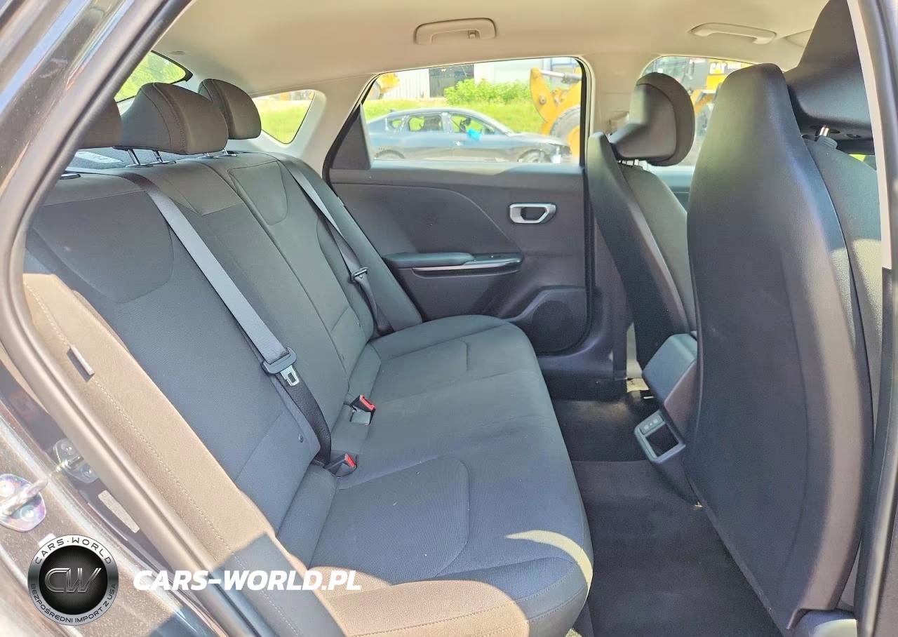 2026 Kia K4 Lxs VIN:3KPFT4DE4TE290107 - 10