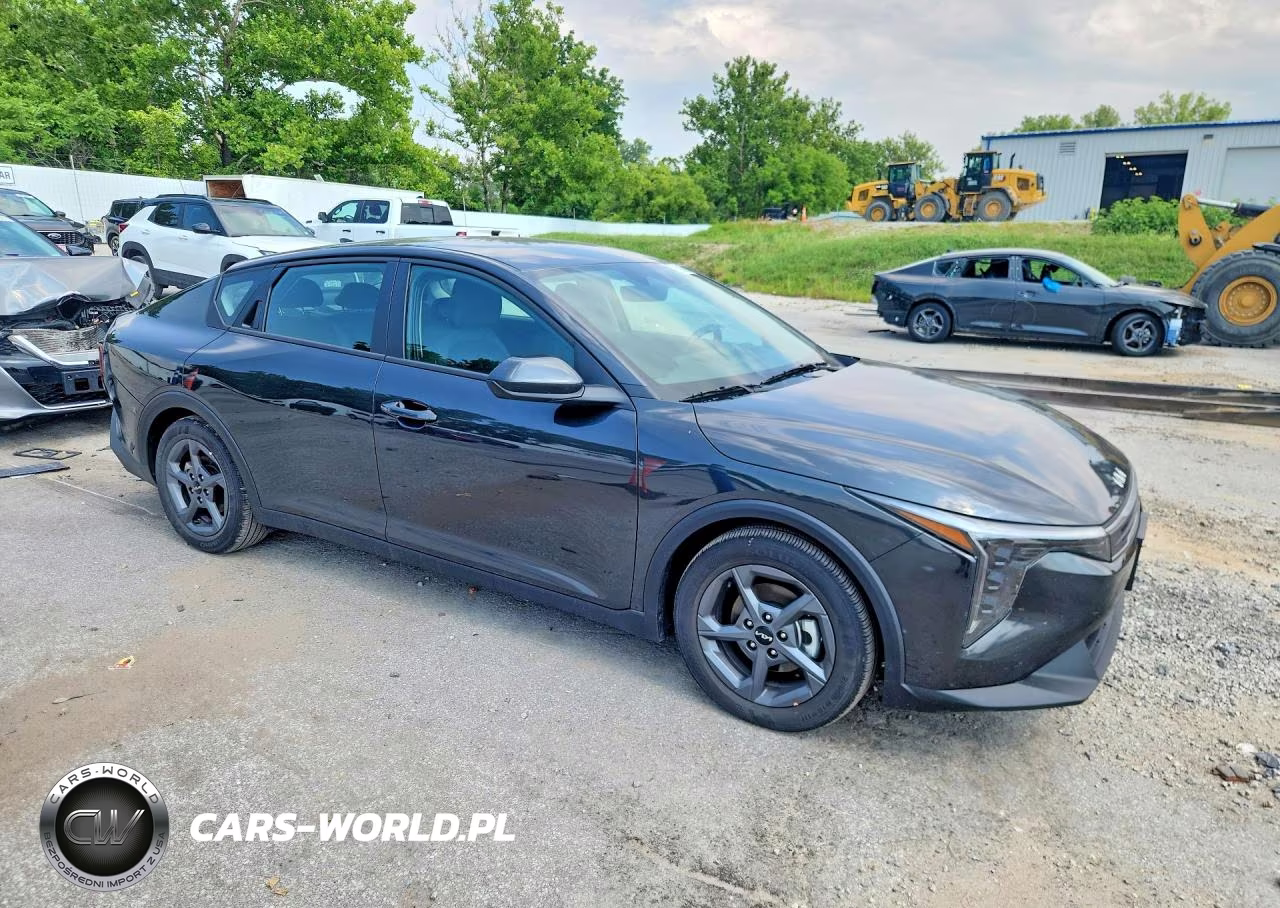 2026 Kia K4 Lxs VIN:3KPFT4DE4TE290107 - 4
