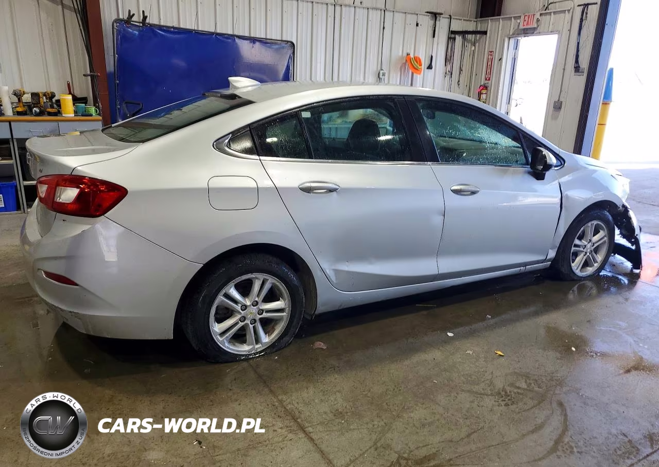 2017 Chevrolet Cruze Lt VIN:1G1BE5SMXH7196757 - 3