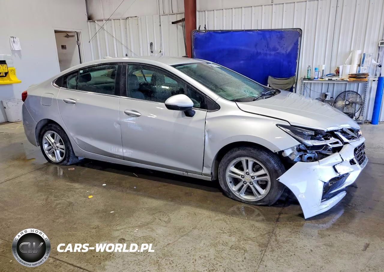 2017 Chevrolet Cruze Lt VIN:1G1BE5SMXH7196757 - 4