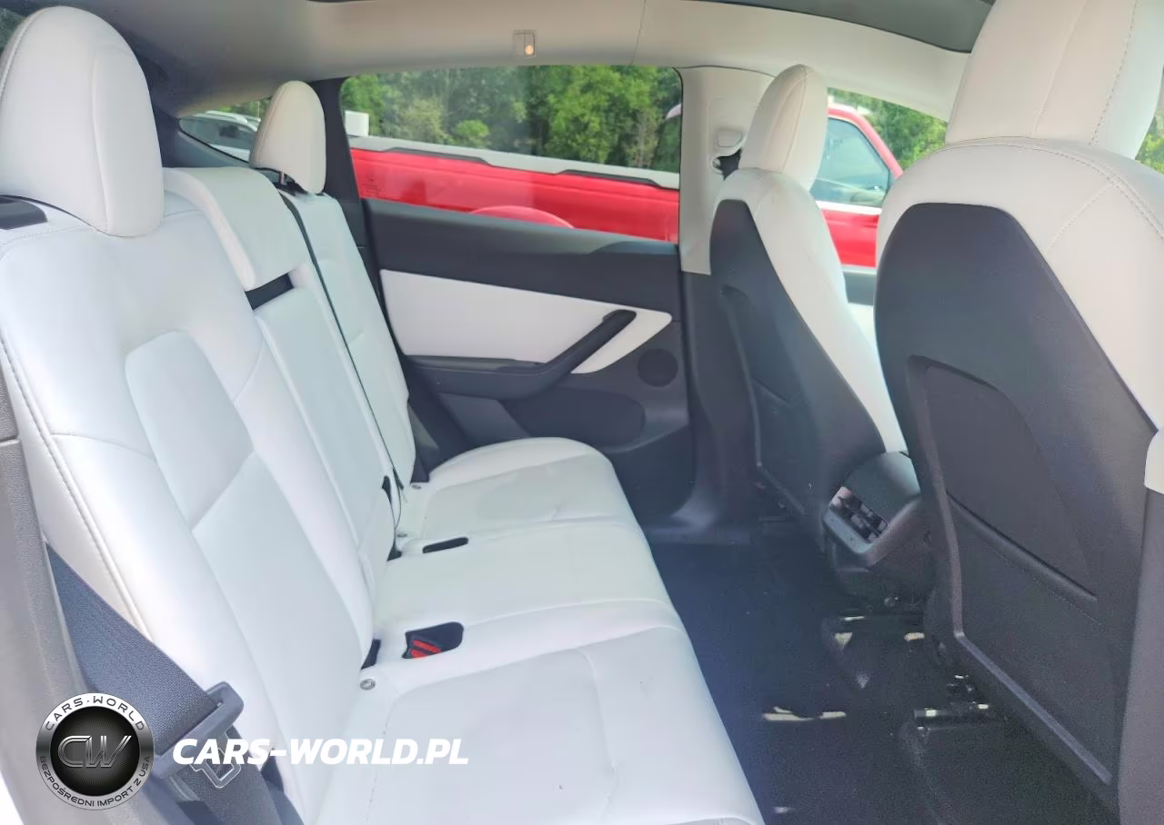 2022 Tesla Model Y VIN:7SAYGDEEXNF508434 - 10