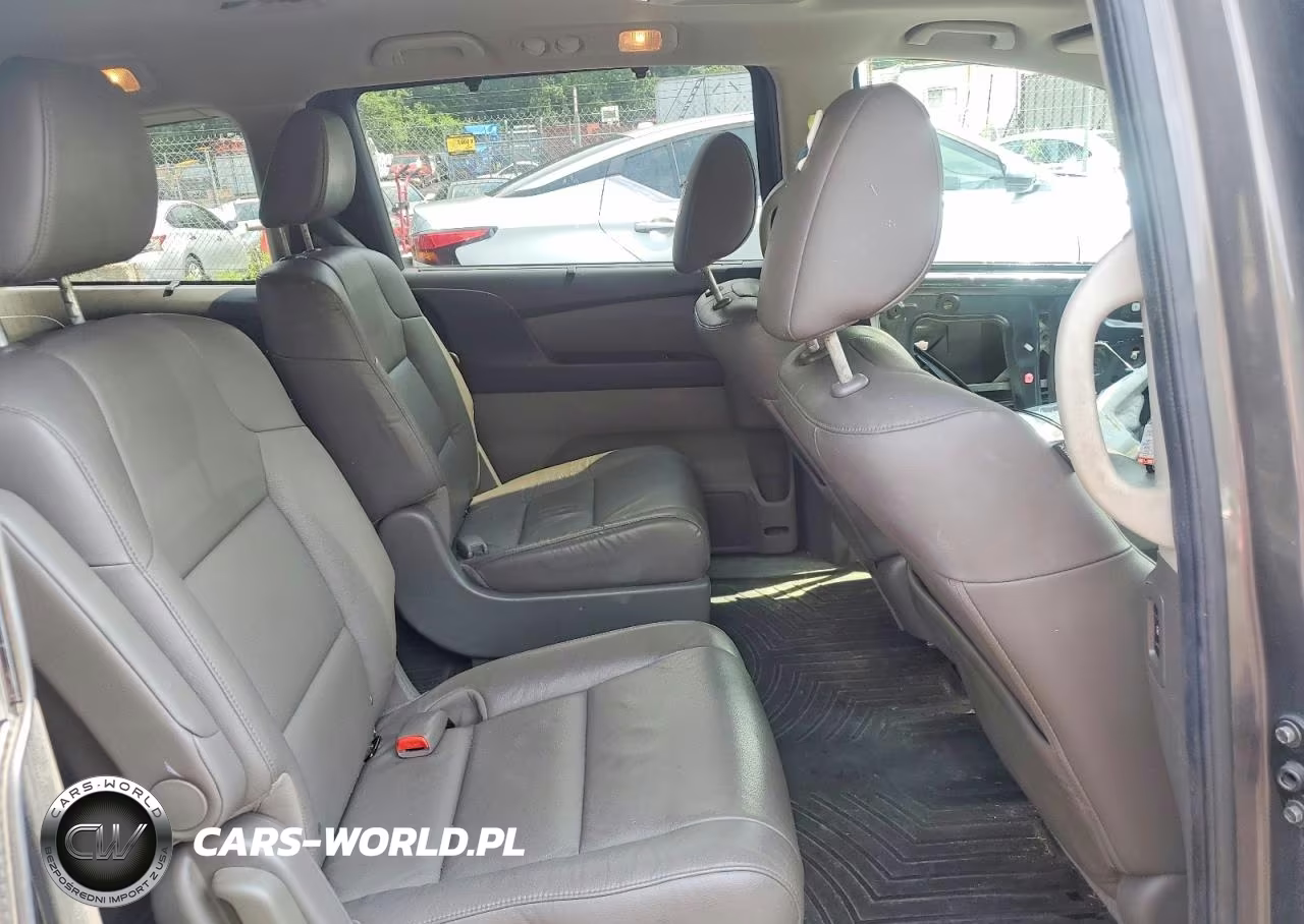 2014 Honda Odyssey Touring VIN:5FNRL5H91EB031507 - 11