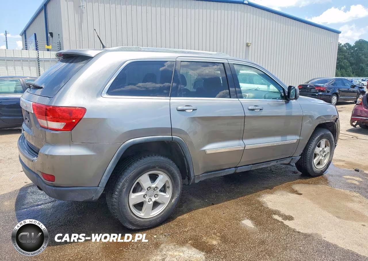 2012 Jeep Grand Cherokee Laredo VIN:1C4RJFAG1CC347732 - 3