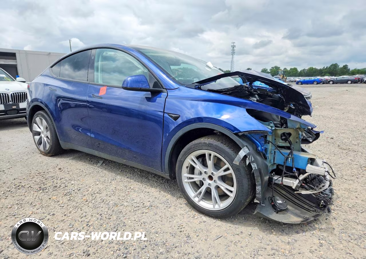 2023 Tesla Model Y VIN:7SAYGDED9PF945707 - 4