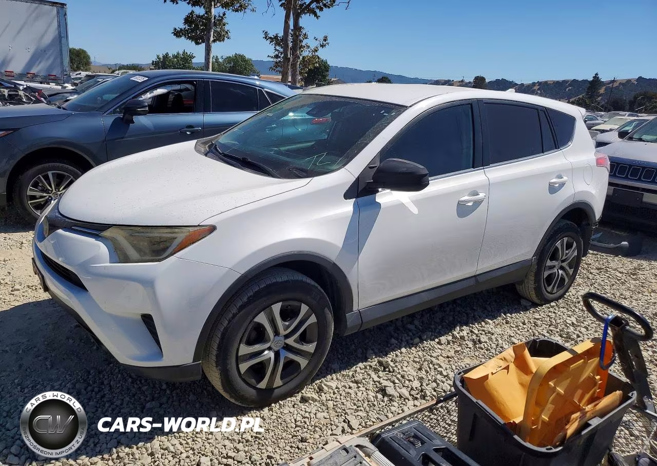 2018 Toyota Rav4 Le VIN:2T3ZFREV0JW459931 - 1