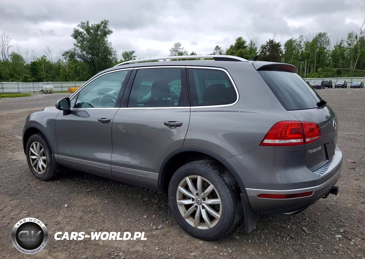 2016 Volkswagen Touareg Sport VIN:WVGEF9BP4GD010161 - 2