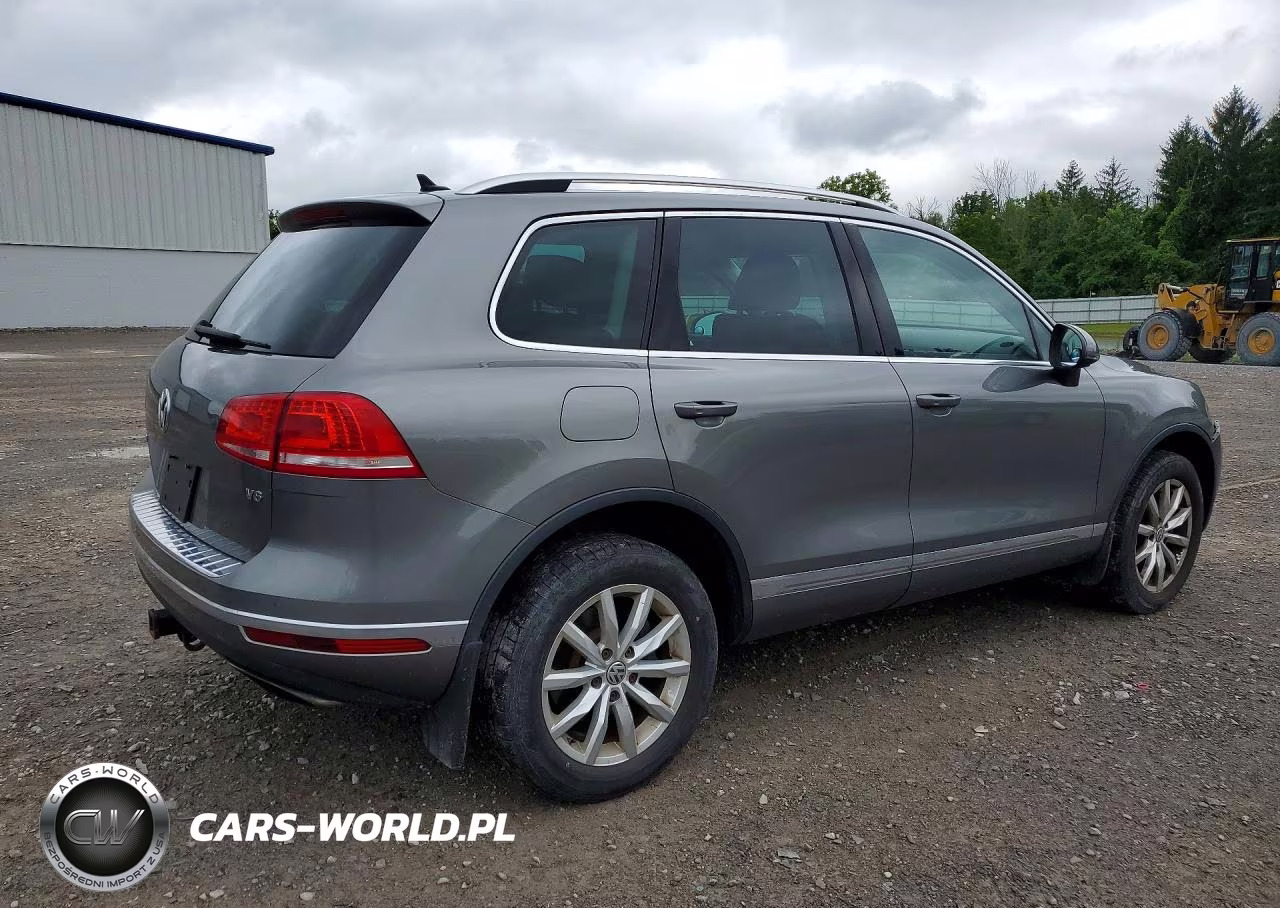 2016 Volkswagen Touareg Sport VIN:WVGEF9BP4GD010161 - 3