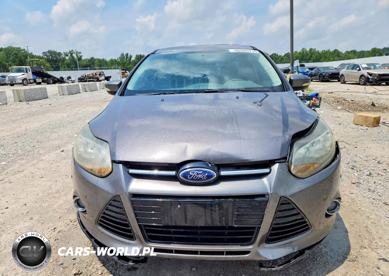 2013 Ford Focus Titanium VIN:1FADP3J23DL299881 - 5