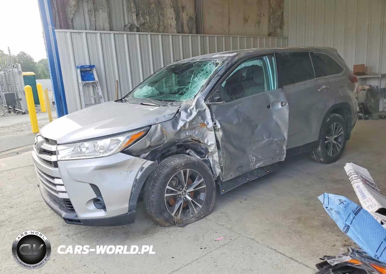 2019 Toyota Highlander Le – zdjęcie 1 z 12