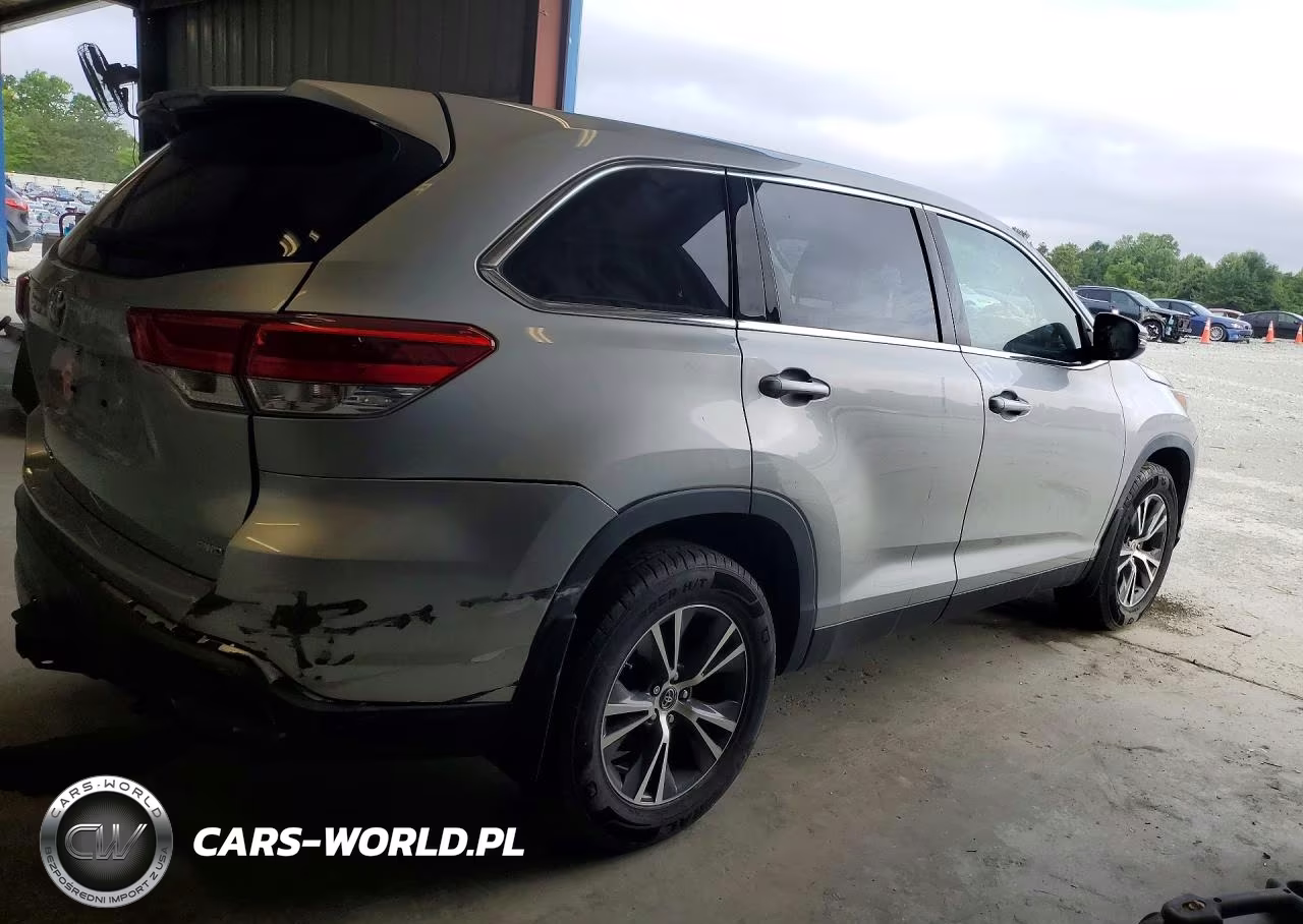 2019 Toyota Highlander Le VIN:5TDBZRFH0KS718860 - 3