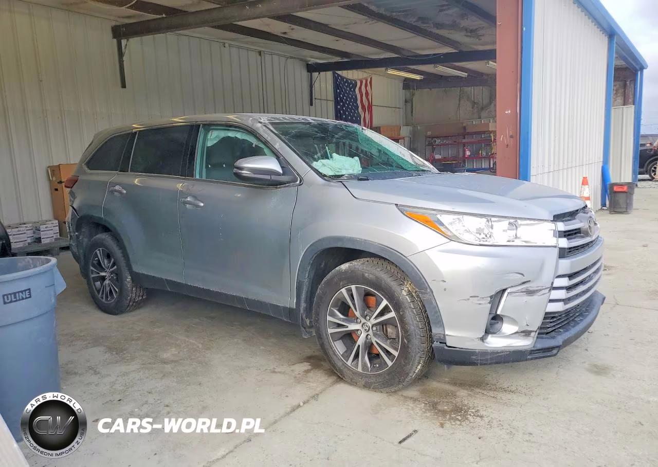 2019 Toyota Highlander Le VIN:5TDBZRFH0KS718860 - 4
