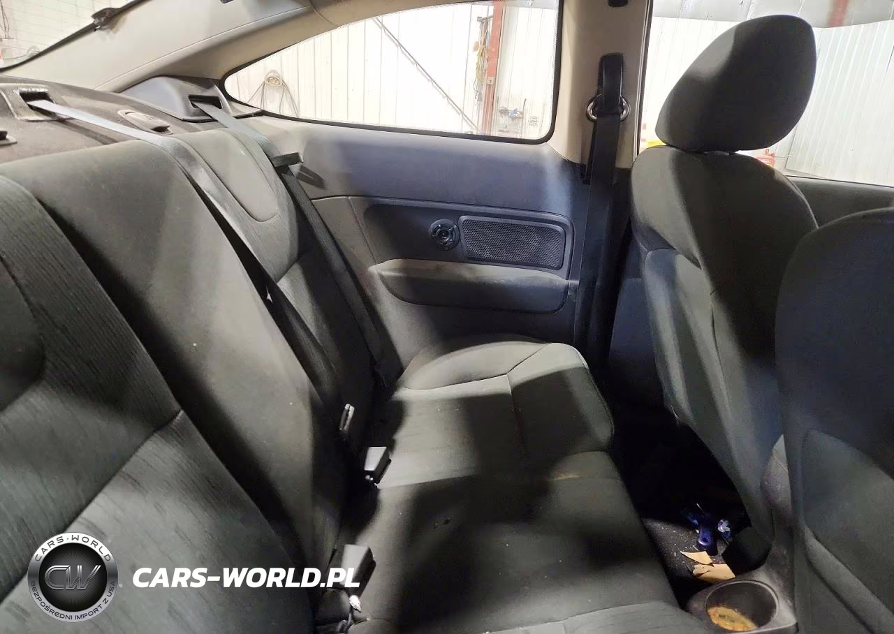 2008 Ford Focus Se VIN:1FAHP33NX8W237715 - 10