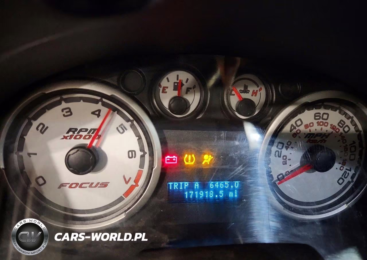2008 Ford Focus Se VIN:1FAHP33NX8W237715 - 9