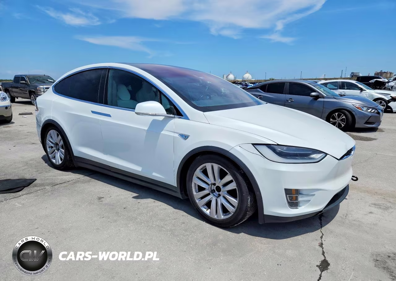 2016 Tesla Model X VIN:5YJXCBE24GF012790 - 4