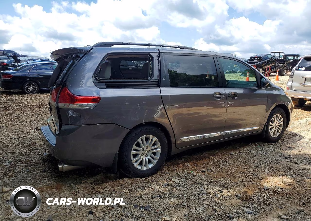 2011 Toyota Sienna Xle 8-Passenger VIN:5TDYK3DC2BS038459 - 3