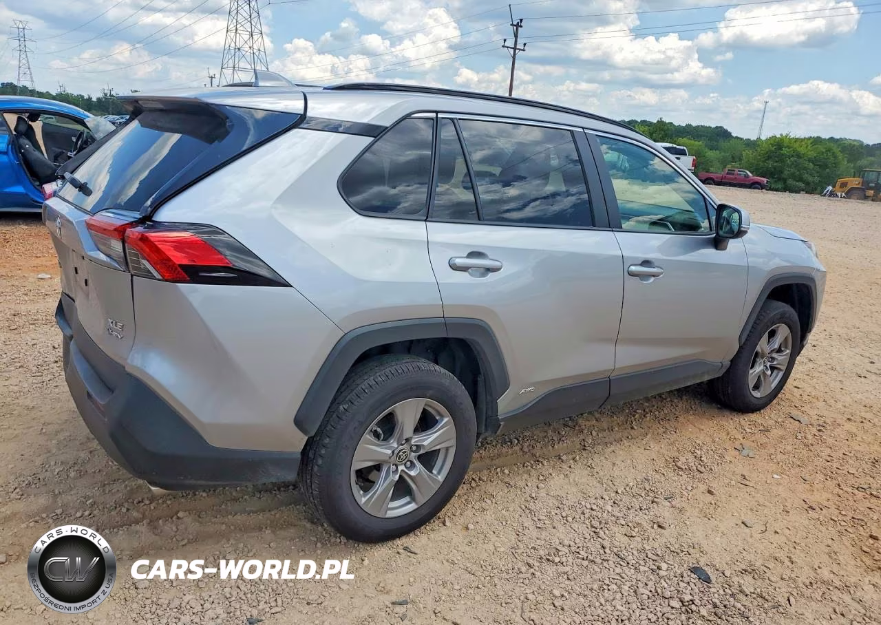2025 Toyota Rav4 Hybrid Xle VIN:JTMRWRFV5SJ079210 - 3