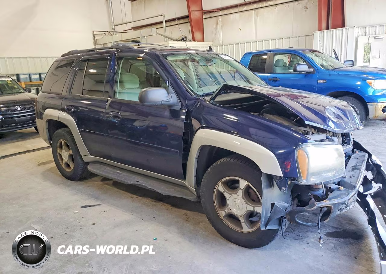 2008 Chevrolet Trailblazer Ls VIN:1GNDT13S182100367 - 4