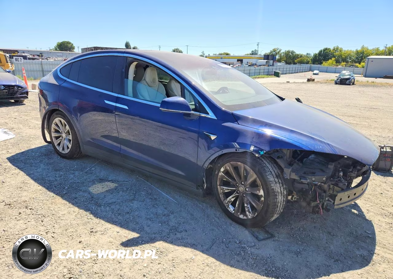 2017 Tesla Model X VIN:5YJXCBE25HF068805 - 4
