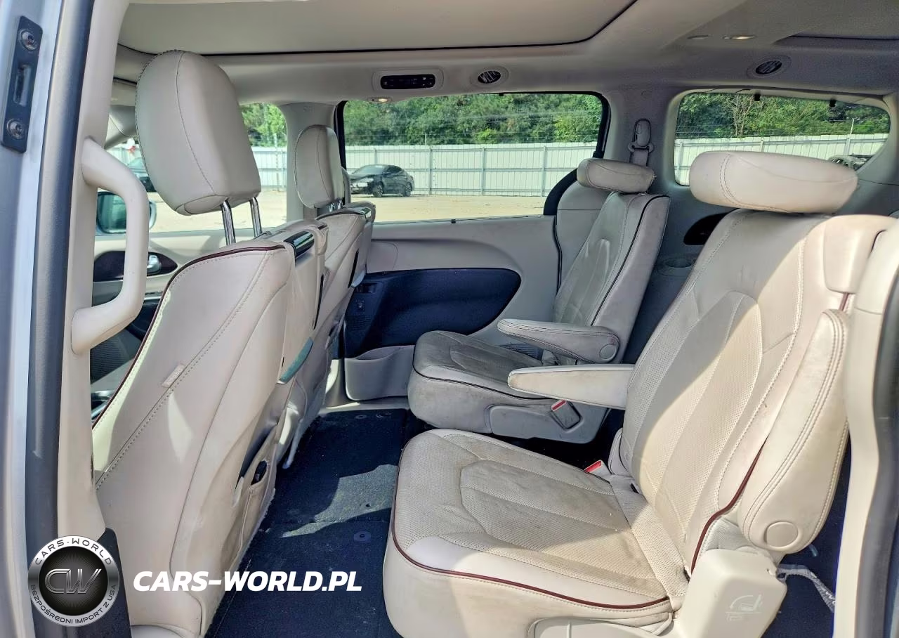 2018 Chrysler Pacifica Limited VIN:2C4RC1GGXJR112609 - 11