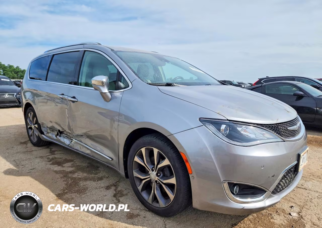 2018 Chrysler Pacifica Limited VIN:2C4RC1GGXJR112609 - 4