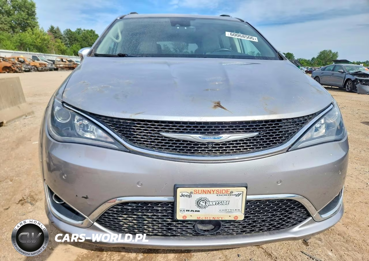 2018 Chrysler Pacifica Limited VIN:2C4RC1GGXJR112609 - 5