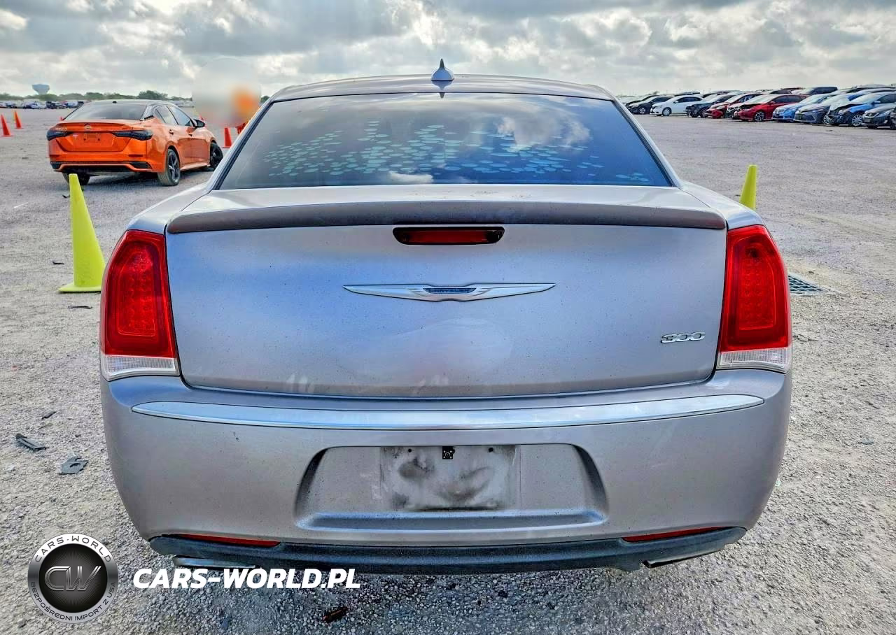 2015 Chrysler 300 Limited VIN:2C3CCAAGXFH763254 - 6