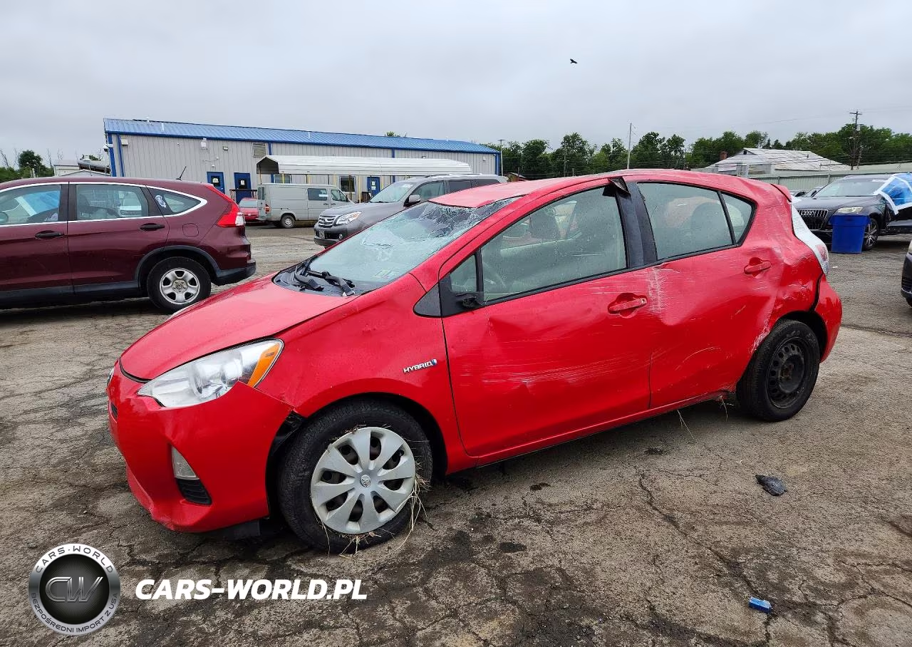 2012 Toyota Prius C Three VIN:JTDKDTB36C1521499 - 1