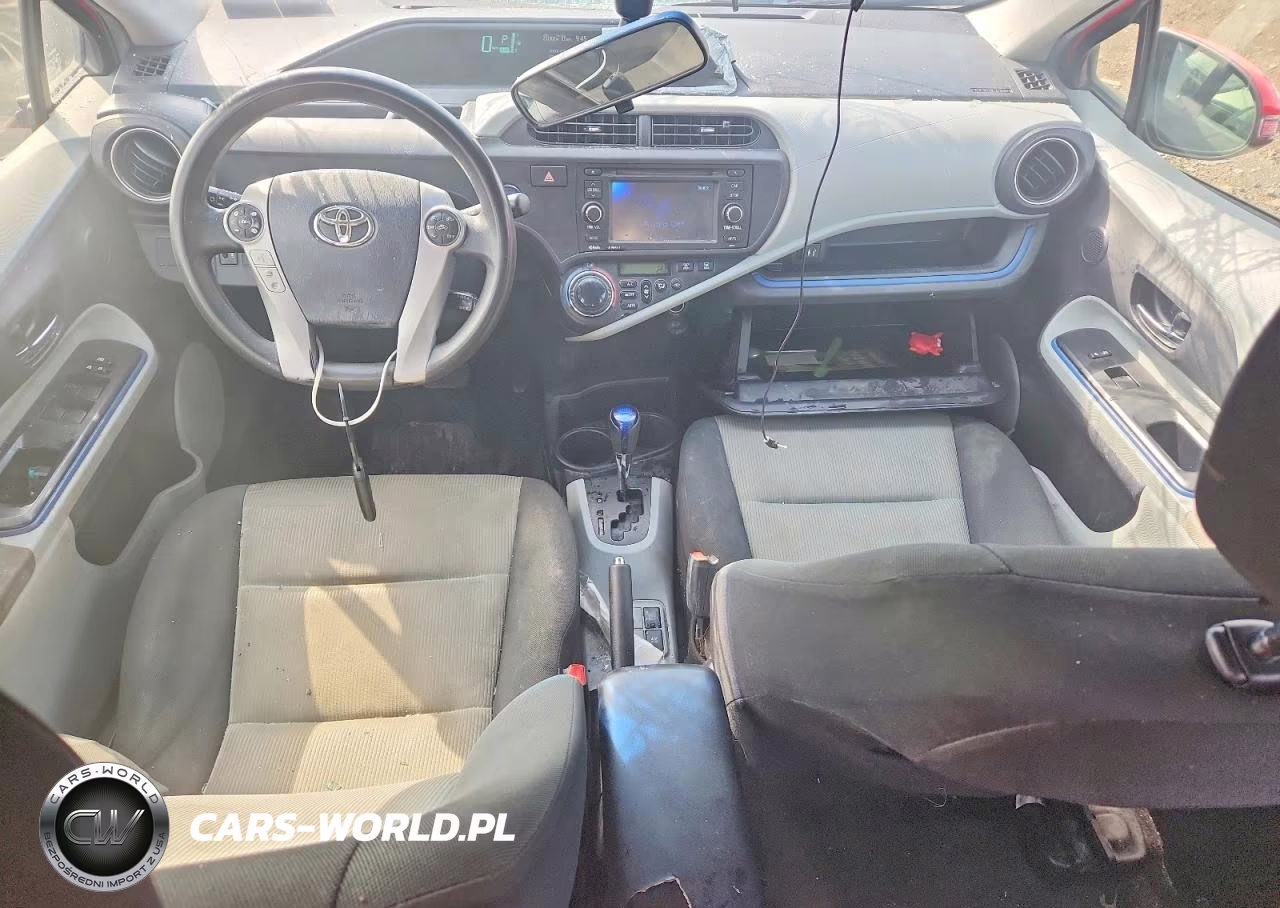 2012 Toyota Prius C Three VIN:JTDKDTB36C1521499 - 8