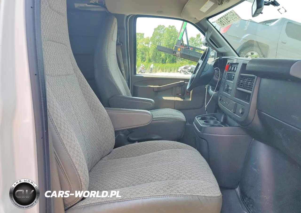2019 Chevrolet Express G2500 VIN:1GCWGBFP6K1166204 - 11