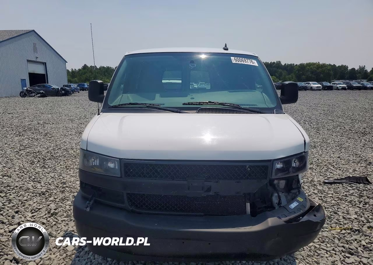 2019 Chevrolet Express G2500 VIN:1GCWGBFP6K1166204 - 5