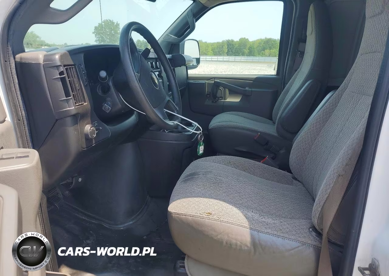 2019 Chevrolet Express G2500 VIN:1GCWGBFP6K1166204 - 7