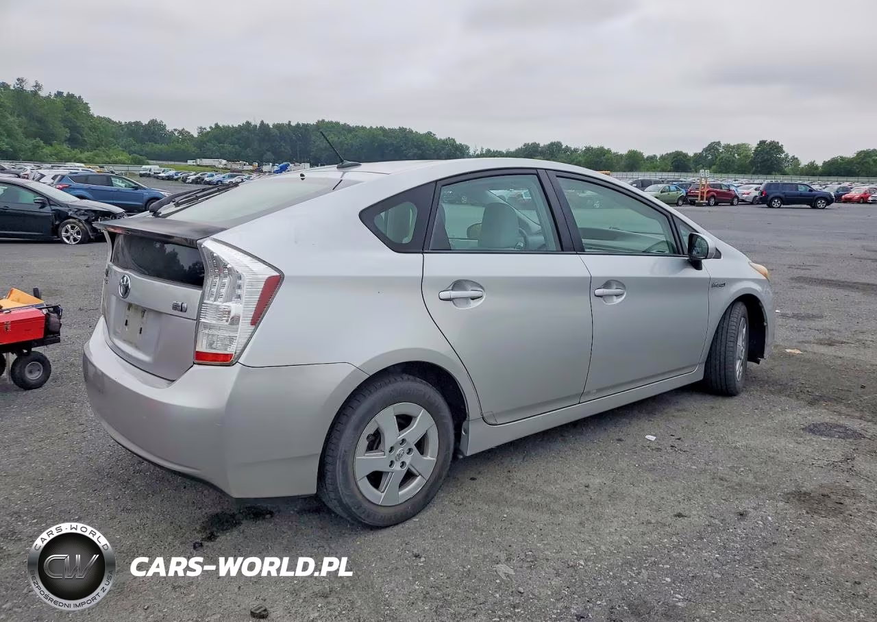 2011 Toyota Prius VIN:JTDKN3DU8B1473666 - 3