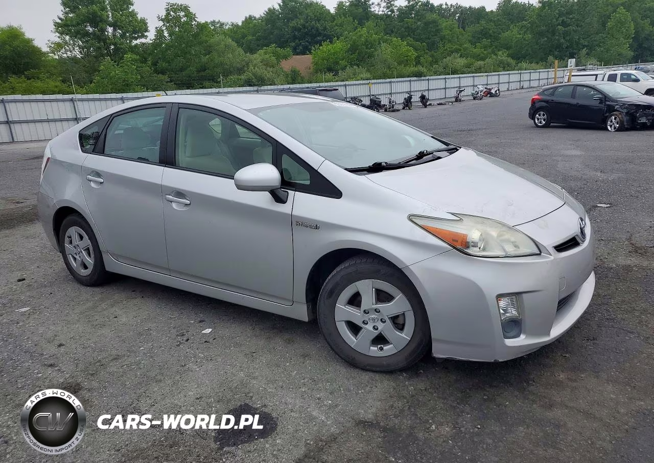 2011 Toyota Prius VIN:JTDKN3DU8B1473666 - 4
